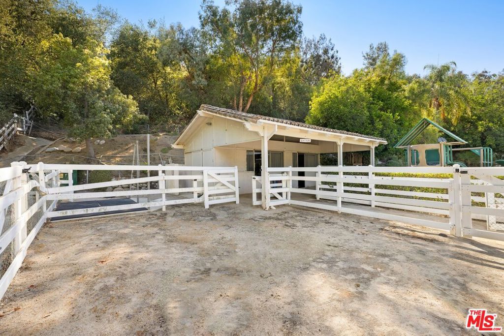 25217 Eldorado Meadow Road Property Photo 17