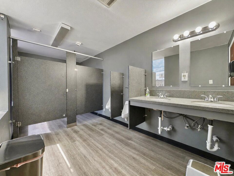 909 N D Street Property Photo 15