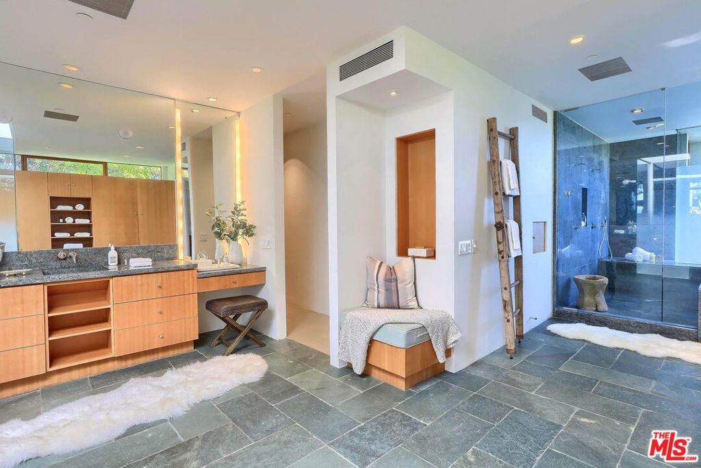 2238 Stradella Road Property Photo 33