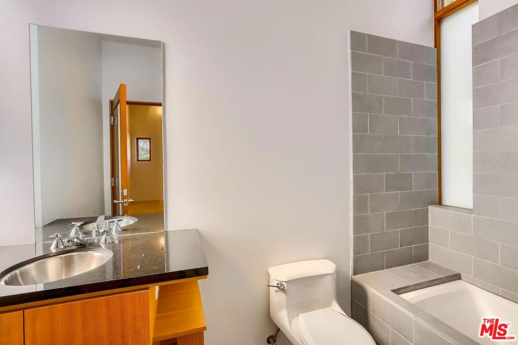 2238 Stradella Road Property Photo 49