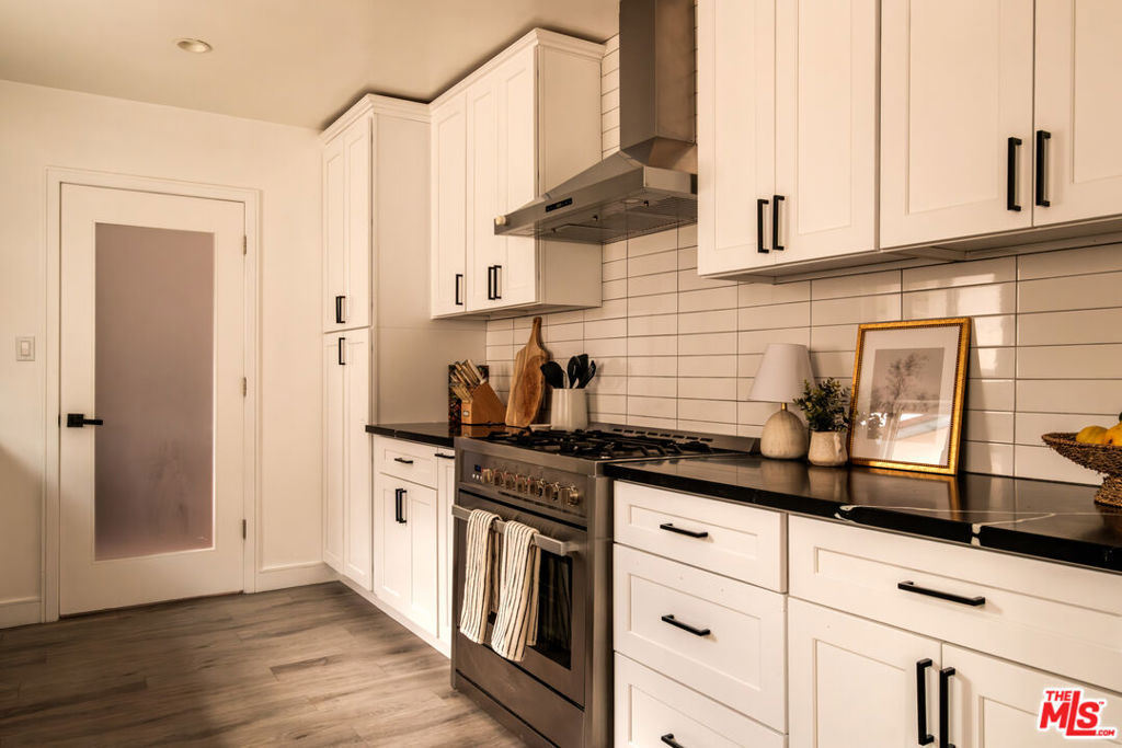 23262 Ostronic Drive Property Photo 15