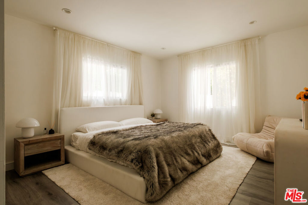 23262 Ostronic Drive Property Photo 16