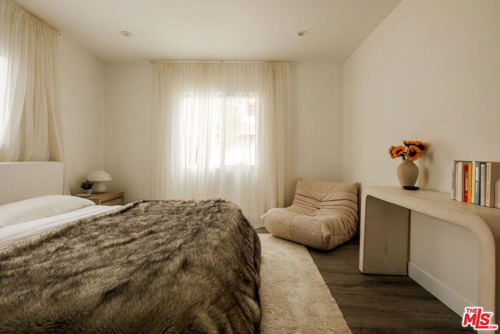 23262 Ostronic Drive Property Photo 17
