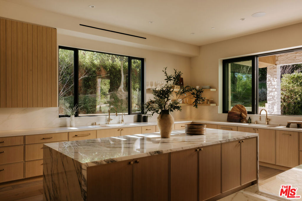 5287 Round Meadow Road Property Photo 7