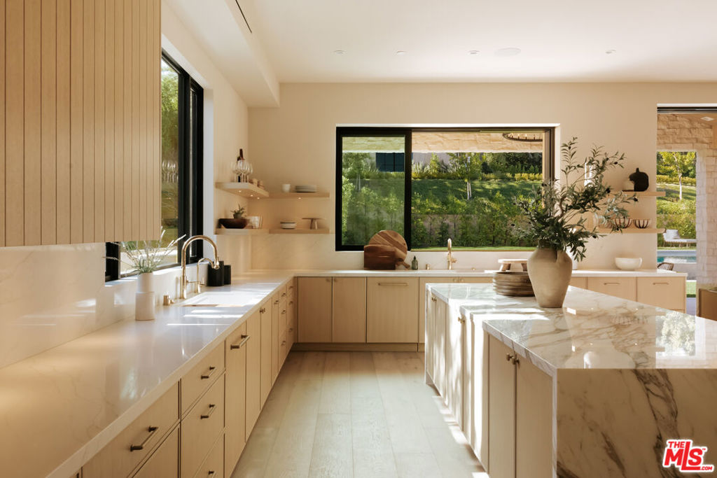 5287 Round Meadow Road Property Photo 8