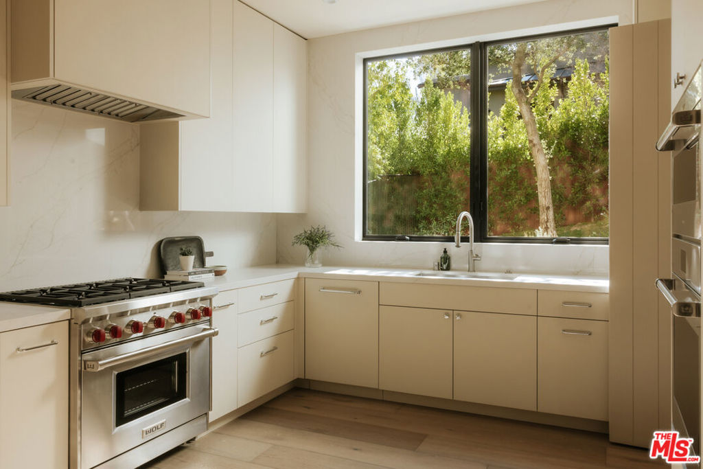 5287 Round Meadow Road Property Photo 10
