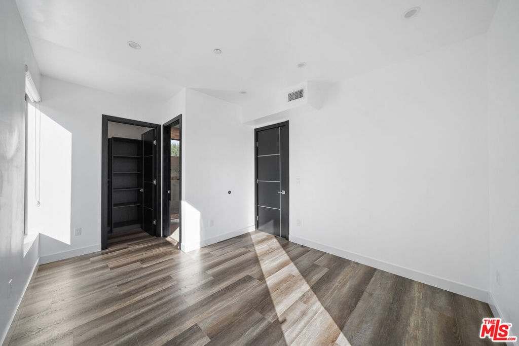 5812 Willis Avenue Property Photo 29
