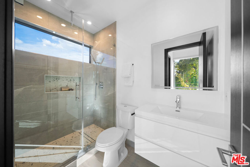 5812 Willis Avenue Property Photo 30