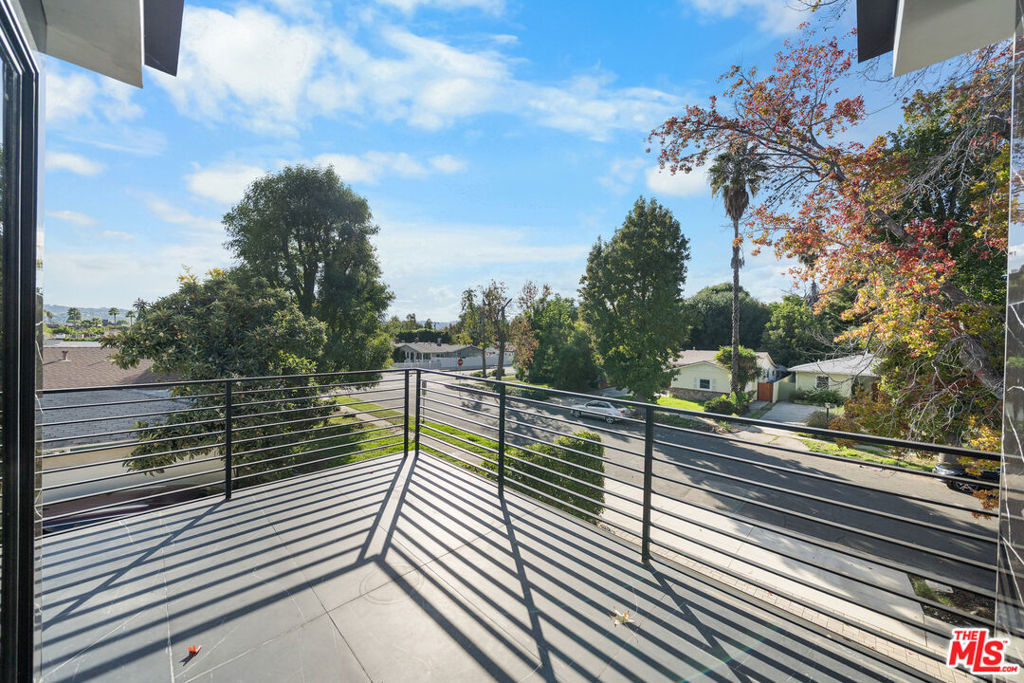 5812 Willis Avenue Property Photo 32