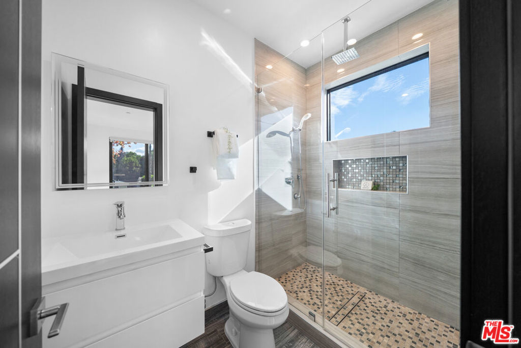 5812 Willis Avenue Property Photo 36