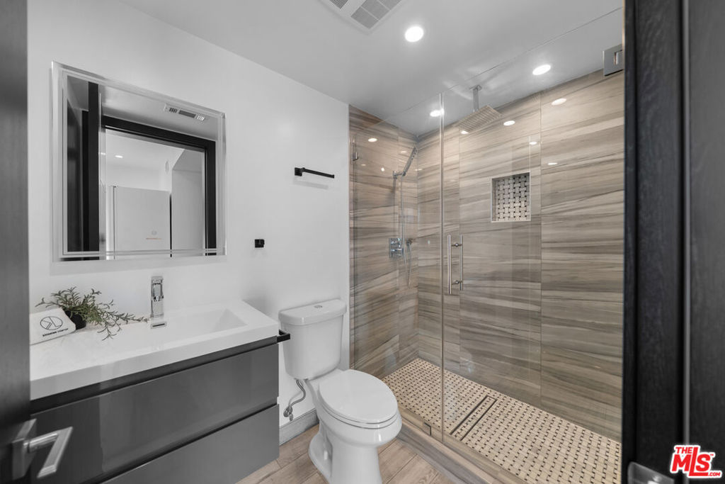 5812 Willis Avenue Property Photo 40