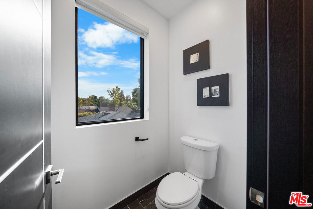 5812 Willis Avenue Property Photo 48