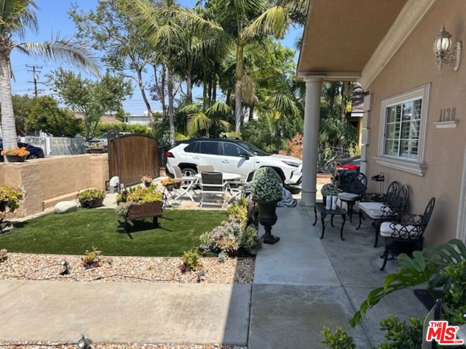 1130 E 66th Street Property Photo 5