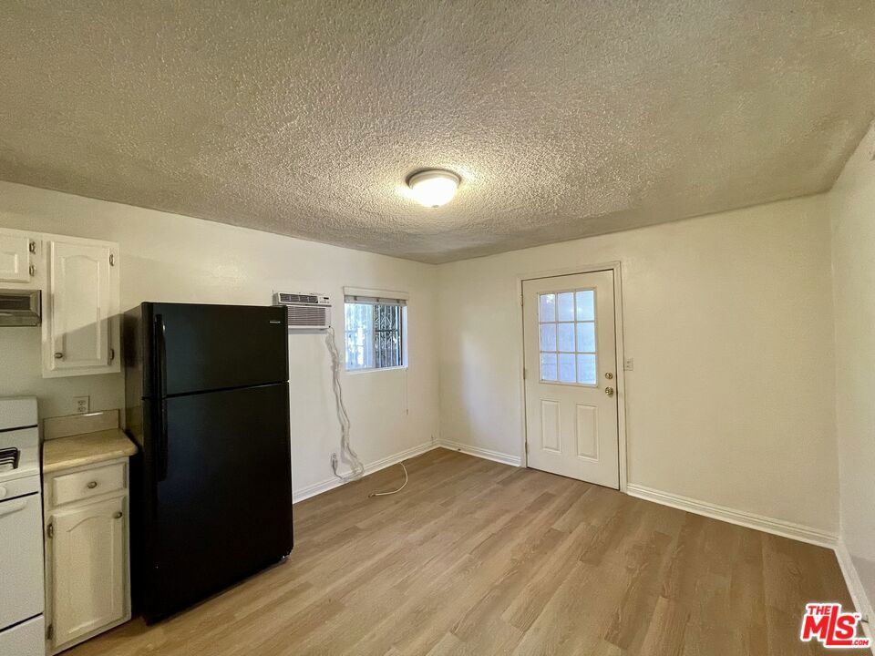3421 Walton Avenue 3421.5 Property Photo 6