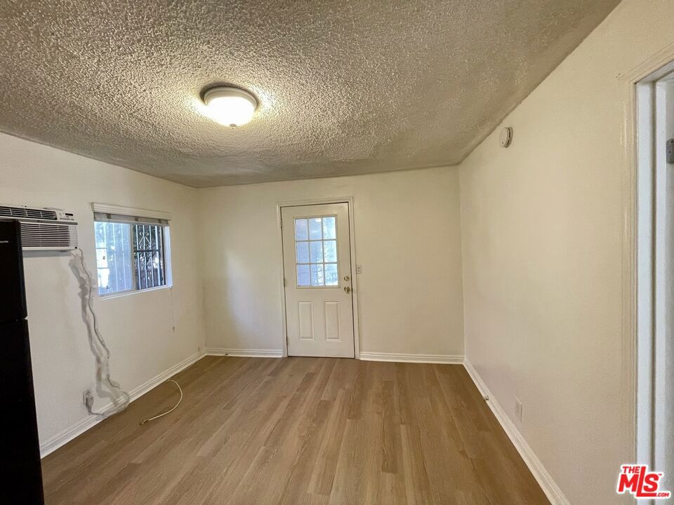 3421 Walton Avenue 3421.5 Property Photo 7