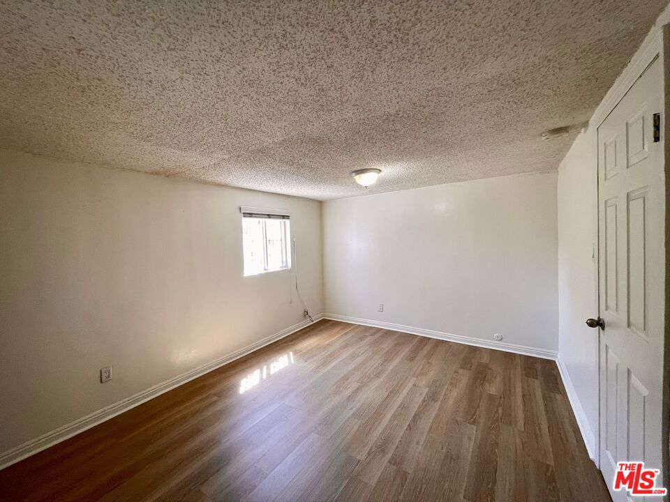 3421 Walton Avenue 3421.5 Property Photo 11