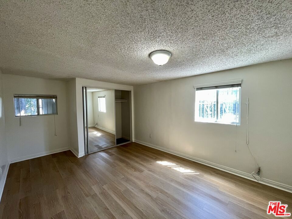 3421 Walton Avenue 3421.5 Property Photo 12