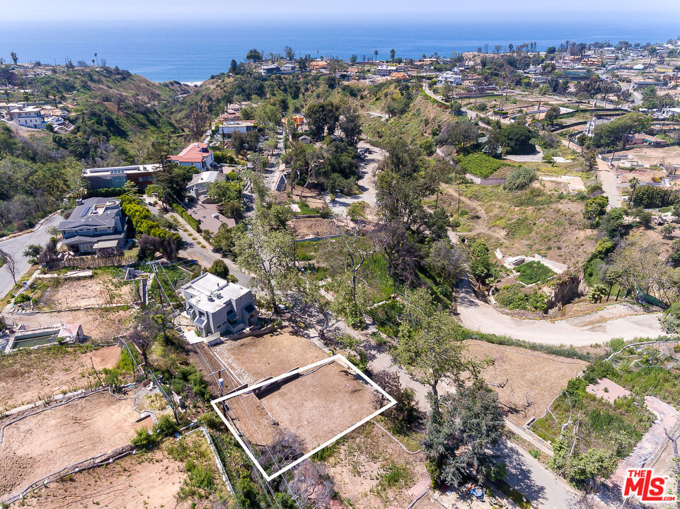 630 Bienveneda Avenue Property Photo 7