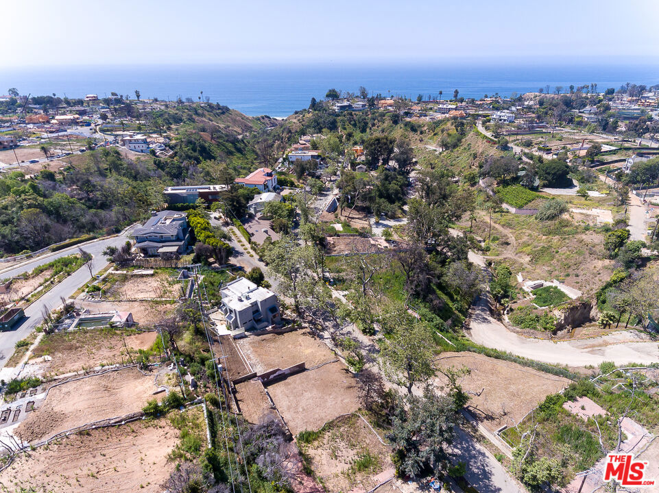 630 Bienveneda Avenue Property Photo 11