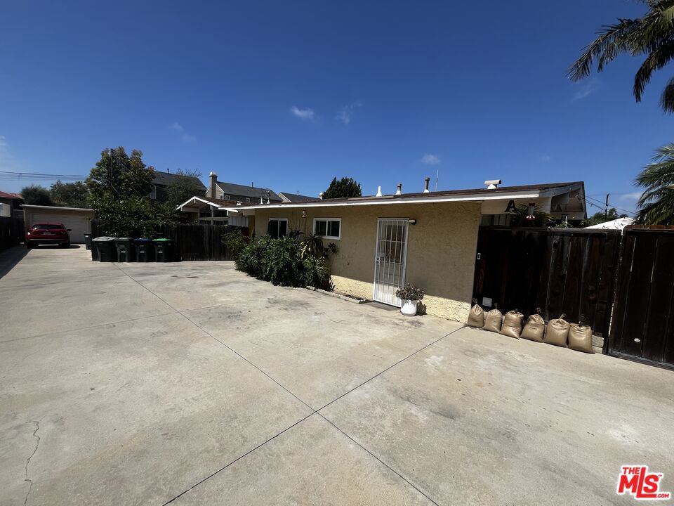 317 University Drive Unitsa,b,c Property Photo 2