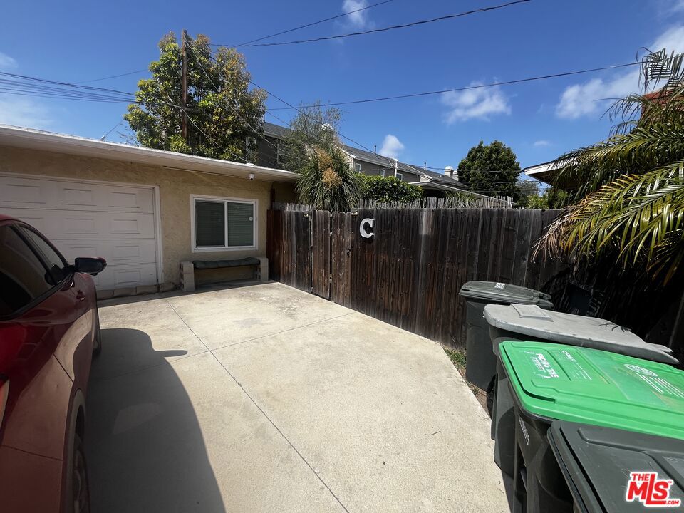 317 University Drive Unitsa,b,c Property Photo 10