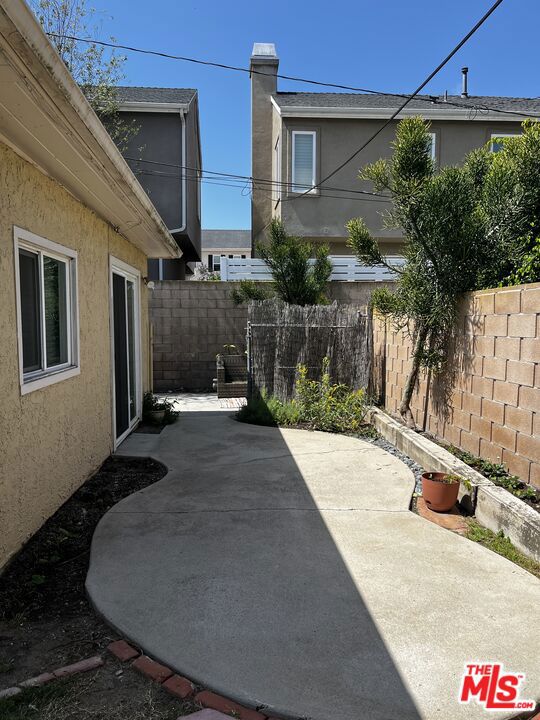 317 University Drive Unitsa,b,c Property Photo 24