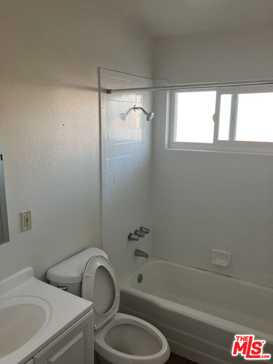 317 University Drive Unitsa,b,c Property Photo 34