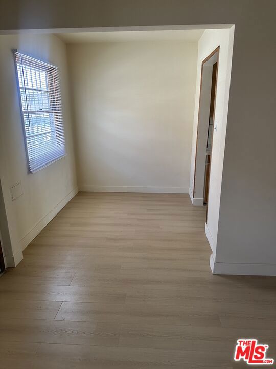 1021 1/2 W 90th Street Property Photo 3