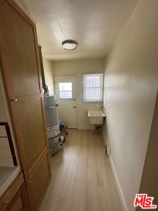1021 1/2 W 90th Street Property Photo 6