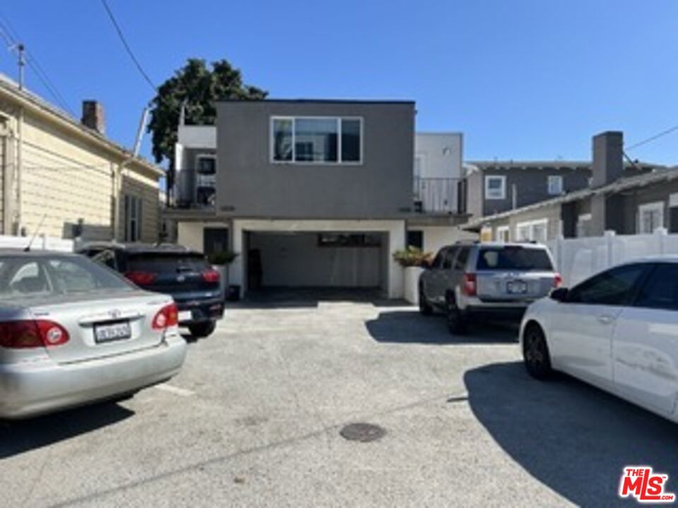 1608 W 36th Place Property Photo 1