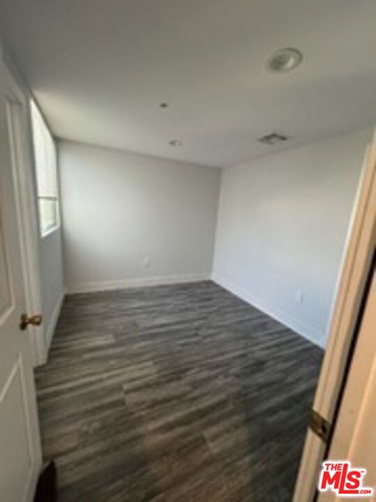 1608 W 36th Place Property Photo 5