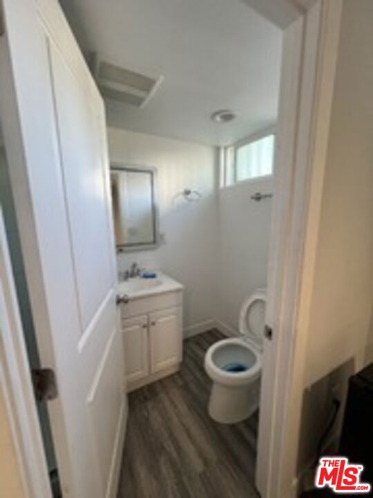 1608 W 36th Place Property Photo 9