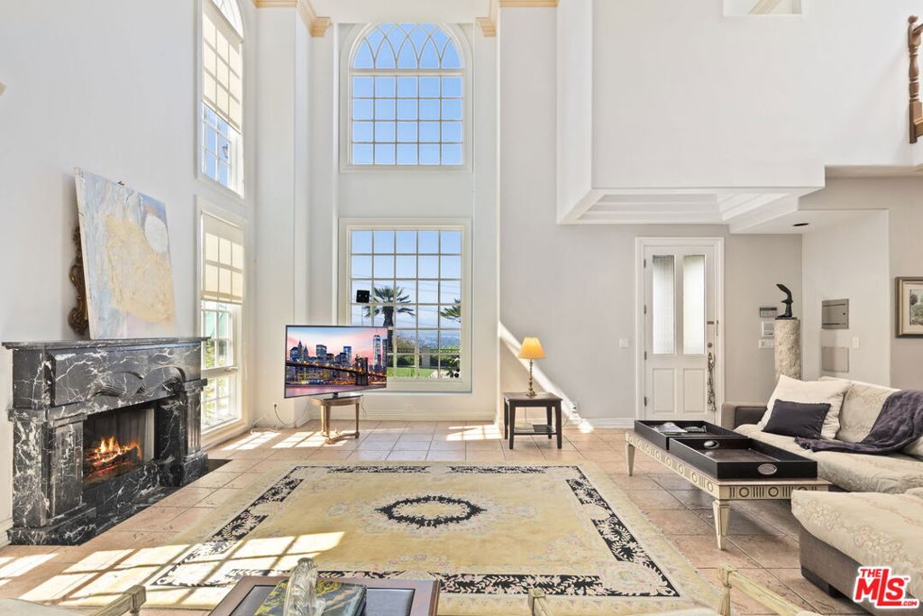 14330 Mulholland Drive Property Photo 3