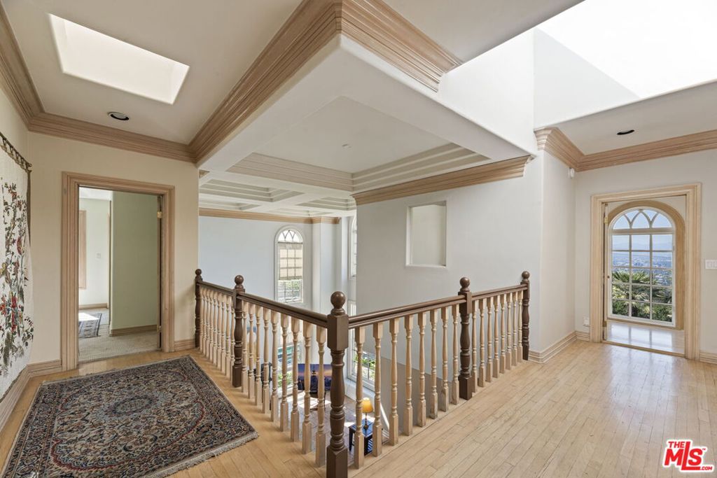 14330 Mulholland Drive Property Photo 13