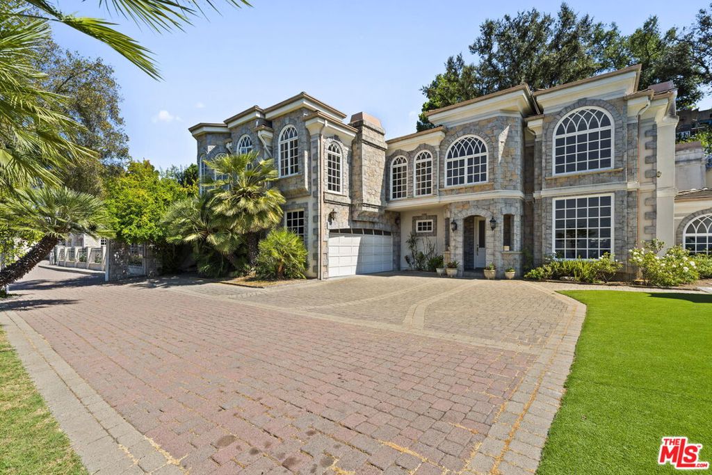 14330 Mulholland Drive Property Photo 32