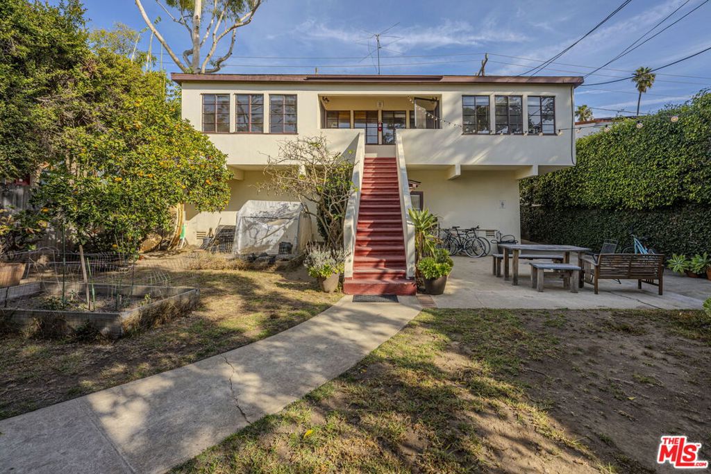 947 17th Street Property Photo 5