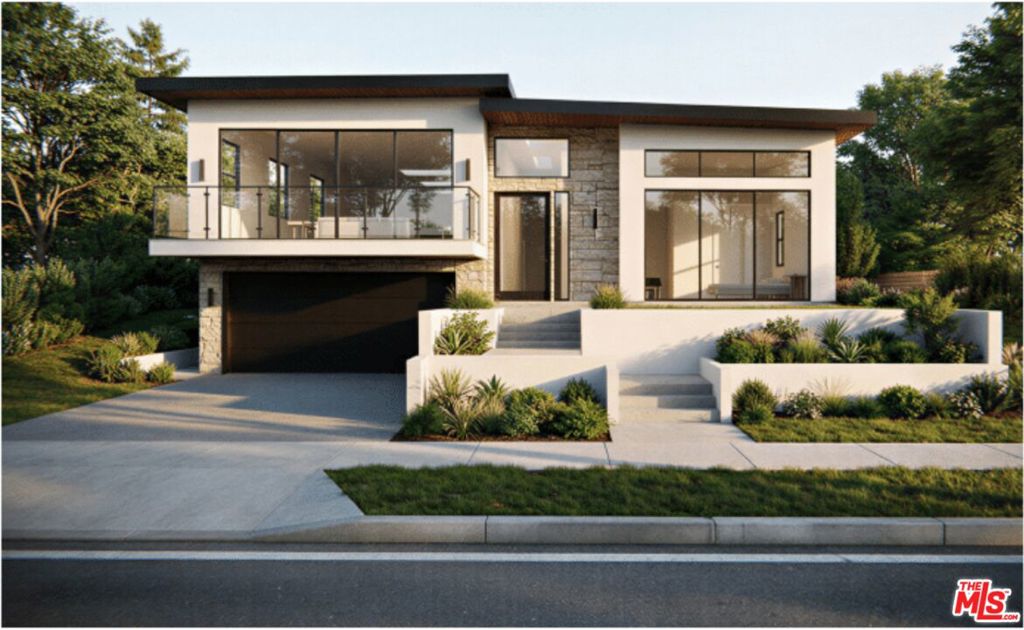 18421 Coastline Drive Property Photo 2