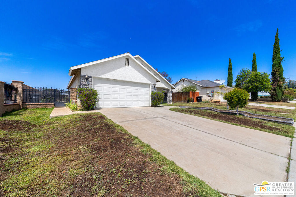 13525 Ninebark Street Property Photo 3