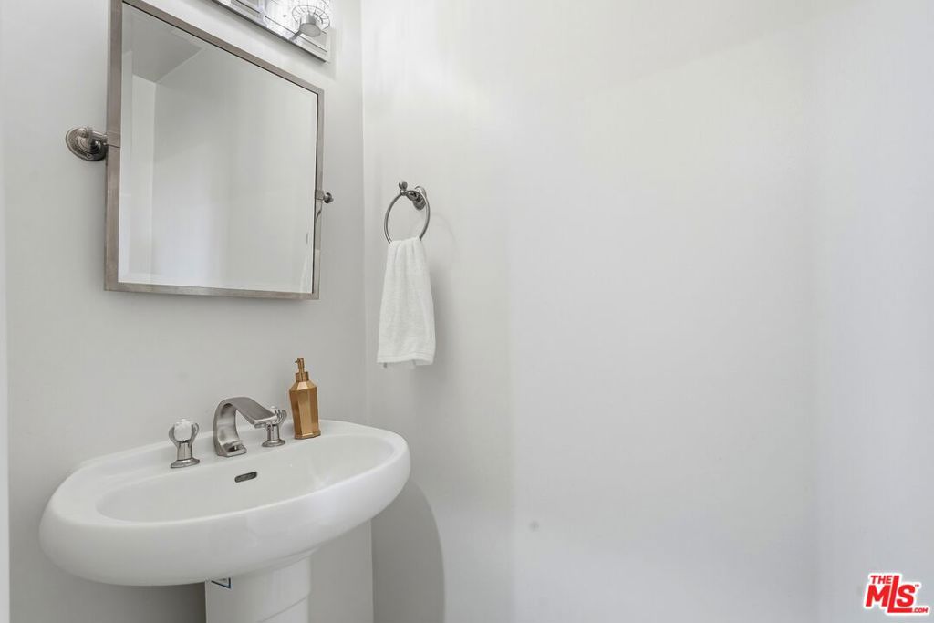 5356 Waldo Place Property Photo 29