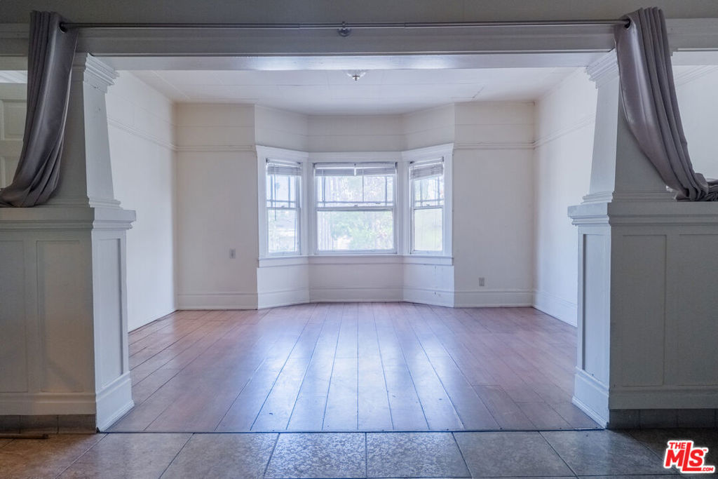 2216 W Jefferson Boulevard Property Photo 12