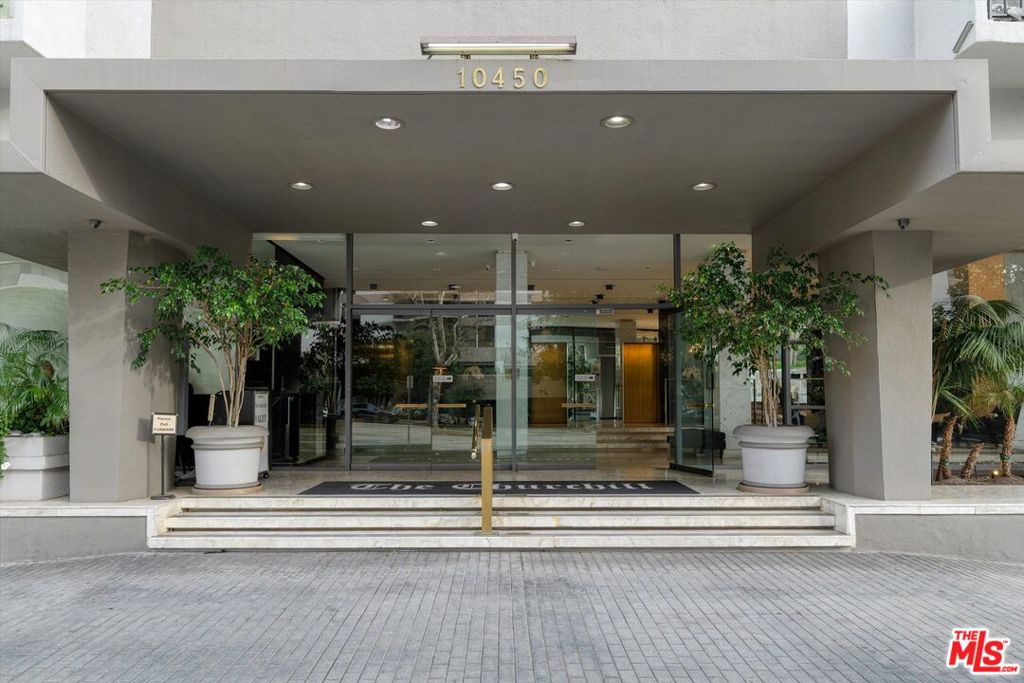 10450 Wilshire Boulevard 4f Property Photo 2