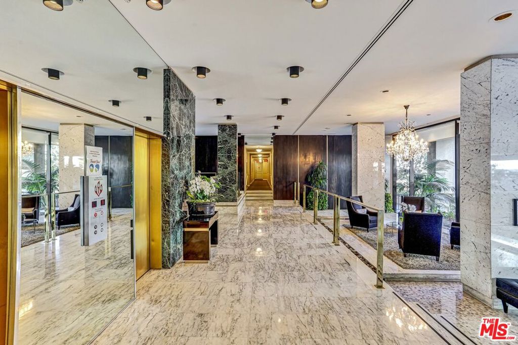 10450 Wilshire Boulevard 4f Property Photo 5