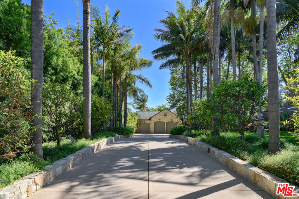 6625 Zumirez Drive Property Photo 2