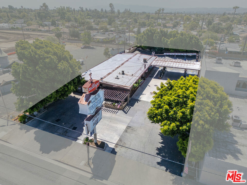 530 E Foothill Boulevard Property Photo 1