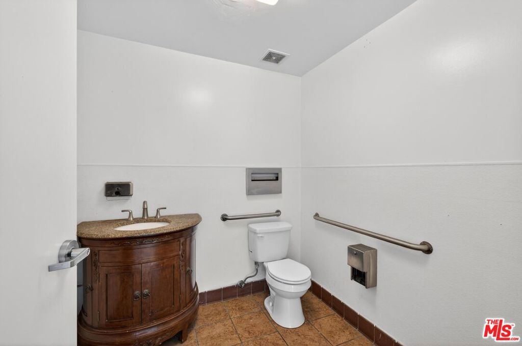 4101 Rosemead Boulevard Property Photo 10