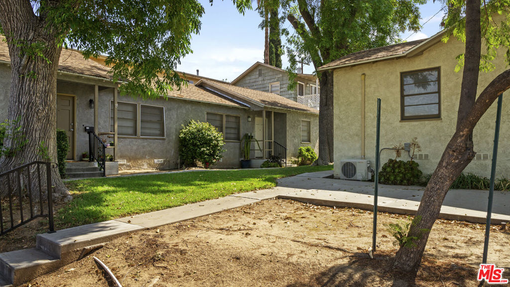 4561 Main Street Property Photo 5