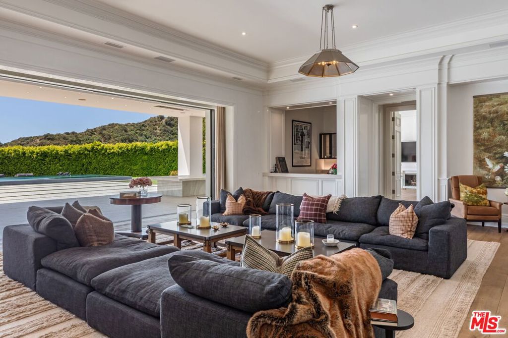 2571 Wallingford Drive Property Photo 18