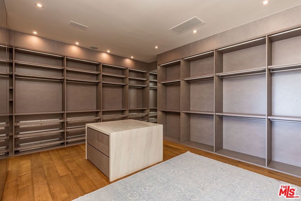 2571 Wallingford Drive Property Photo 40