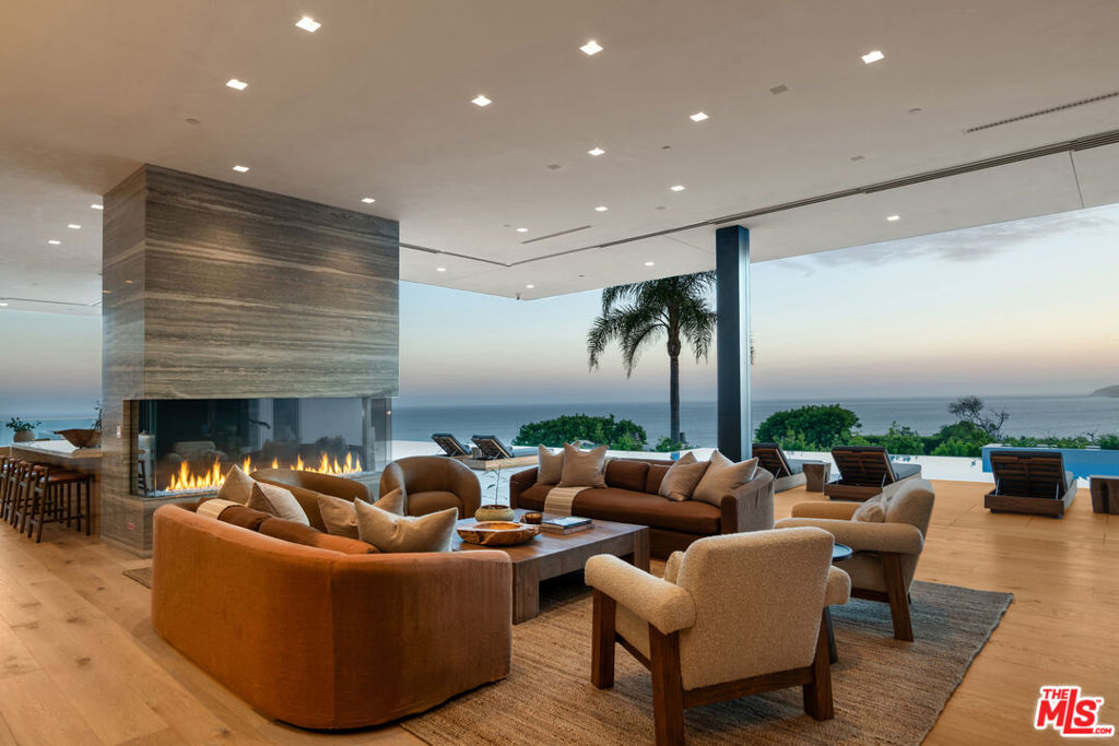 26946 Pacific Coast Highway Property Photo 13