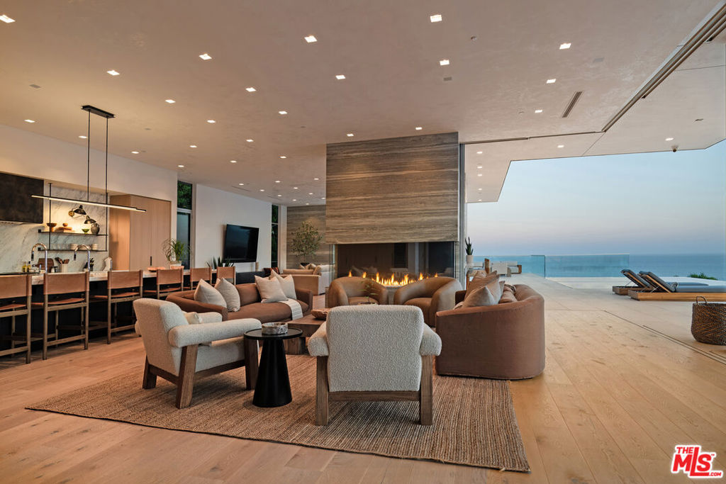 26946 Pacific Coast Highway Property Photo 14